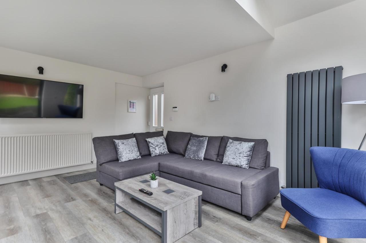 Large, Modern Apartment With En-Suites, Wifi, Parking By Ark Sa Sheffield Exterior photo